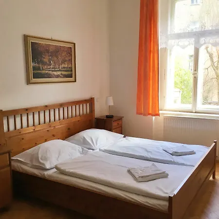 בית הארחה Kralovsky Vinohrad 3*