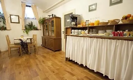 克拉罗斯基住宅酒店 3*