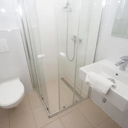 Kralovsky Vinohrad Pensjonat 3*